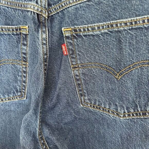 Levi's® Premium Women’s 80’s Mom Jean in Running Errands Dark Wash - Picture 10 of 15